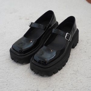 Urban Outfitters Mary Jane Shoes | Size 9 | Black